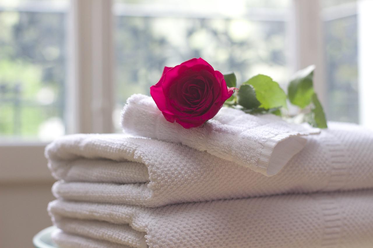 Fresh Towels, Happy Guests How Cleanliness Impacts 5Star Airbnb